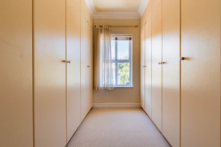 To Let 4 Bedroom Property for Rent in Hout Bay Western Cape